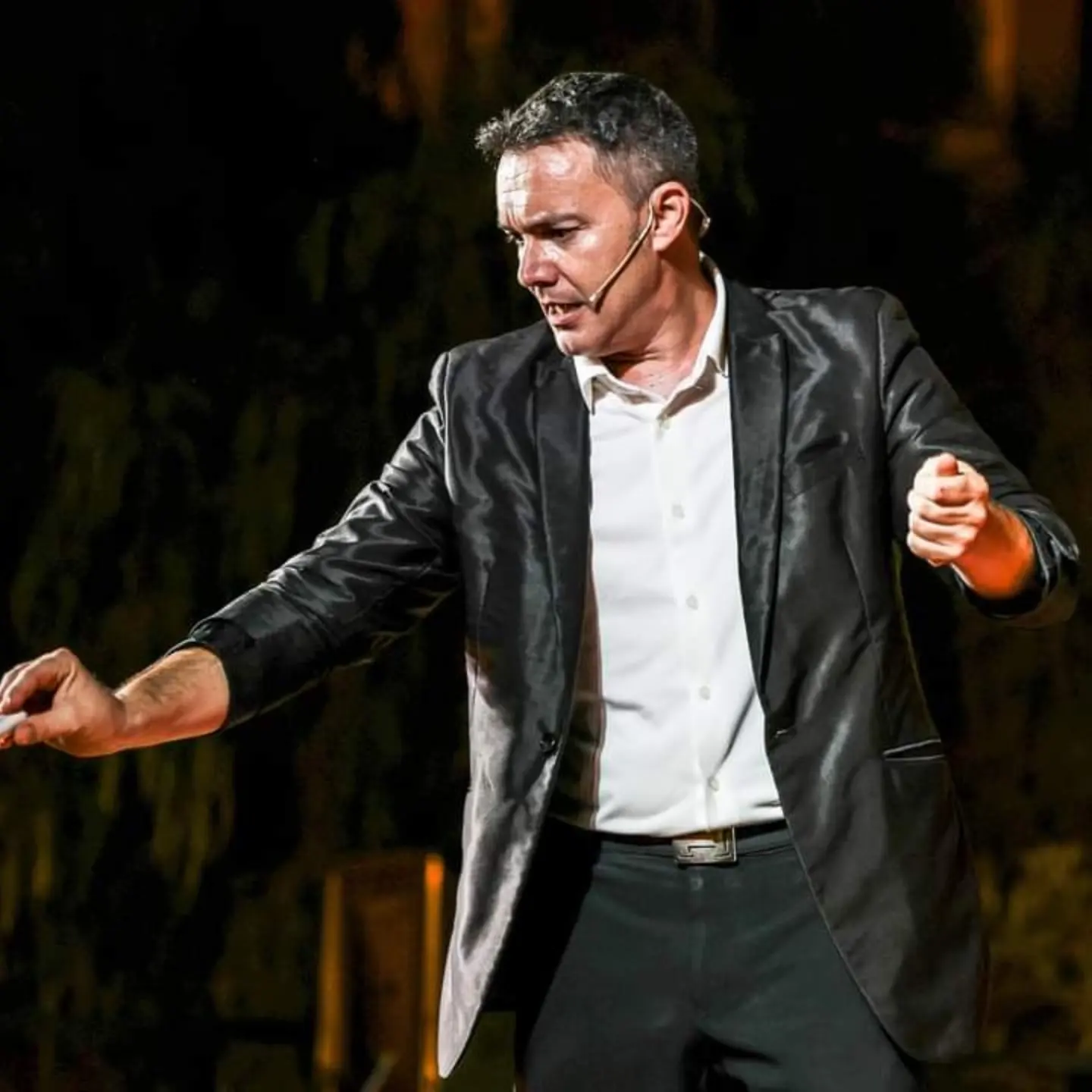 Magic Julian — Magicien professionnel Côte d'Azur Nice Monaco Cannes